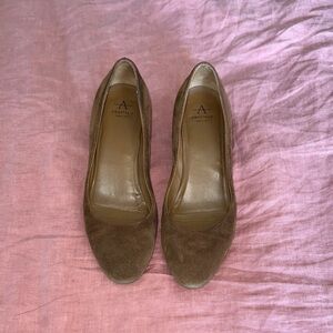 Aquatalia Brown Suede Round-Toe Pumps
